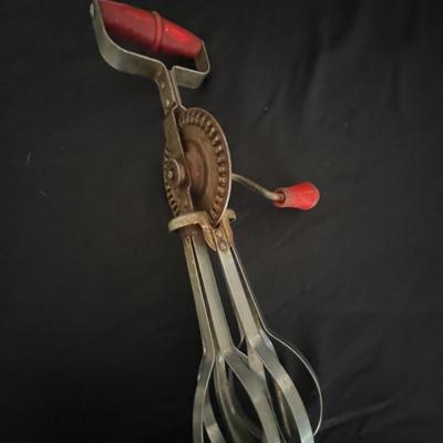 VINTAGE KITCHEN ITEMS