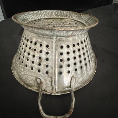 VINTAGE KITCHEN ITEMS