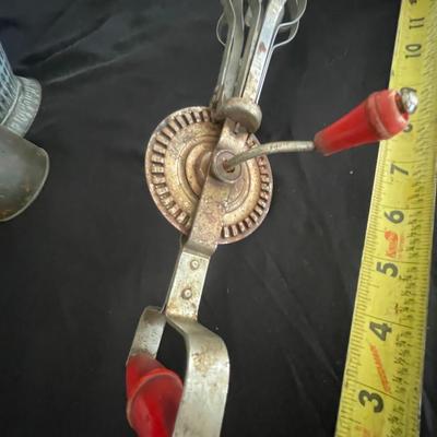 VINTAGE KITCHEN ITEMS