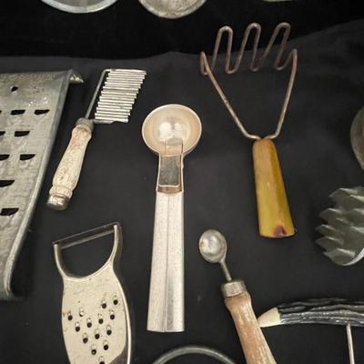 VINTAGE KITCHEN ITEMS