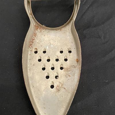 VINTAGE KITCHEN ITEMS