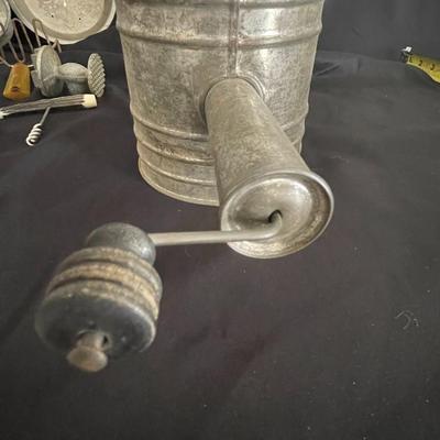 VINTAGE KITCHEN ITEMS