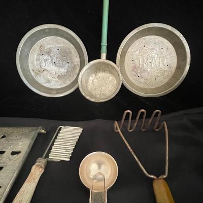 VINTAGE KITCHEN ITEMS