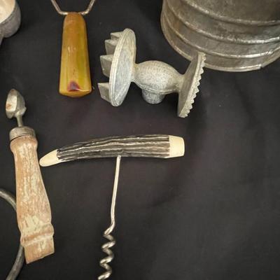 VINTAGE KITCHEN ITEMS