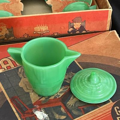 PLAY-TIME JADEITE GLASS DISH SET