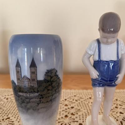 VINTAGE ESTATE SALE: DENMARK COLLECTIBLES