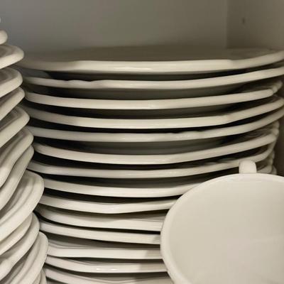 LOT 544K: Cabinet Clearout: Dishes