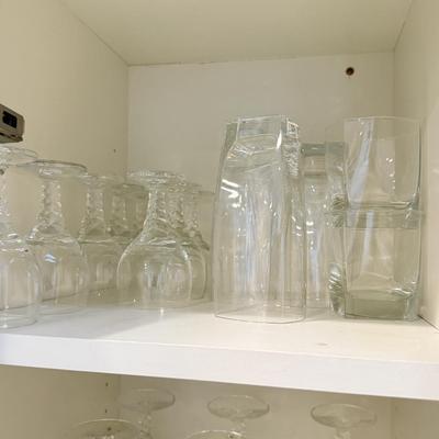 LOT 545K: Cabinet Clearout: Glassware