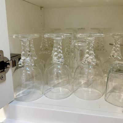 LOT 545K: Cabinet Clearout: Glassware