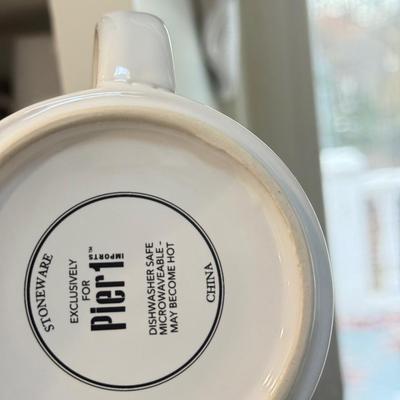 LOT 546K: Cabinet Clearout: Mugs