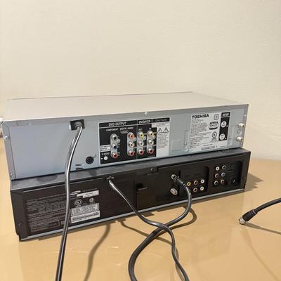 LOT 556F: Pair of VCR/DVD Players: Toshiba & Samsung