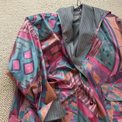 LOT 557DC: Marylou Ozbolt Storer Fibre Arts Matching Raincoat & Umbrella