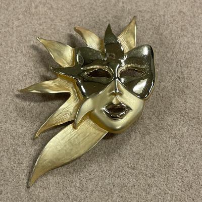 4 Vintage gold tone brooches