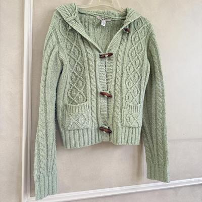 LOT 533DC: Green Free People Sweater (S/P)