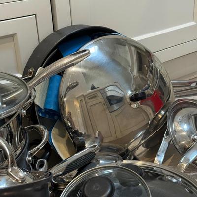 LOT 539K: Collection of Pots & Pans