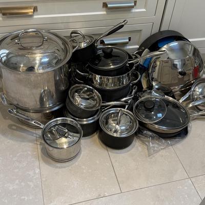 LOT 539K: Collection of Pots & Pans