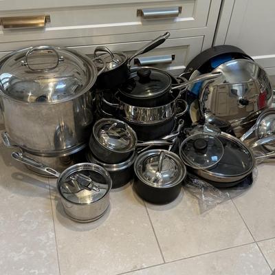 LOT 539K: Collection of Pots & Pans
