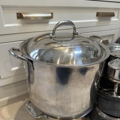 LOT 539K: Collection of Pots & Pans