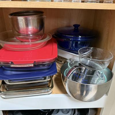 LOT 569F: Collection of Pyrex, Glass Baking Dishes & Mixing Bowls