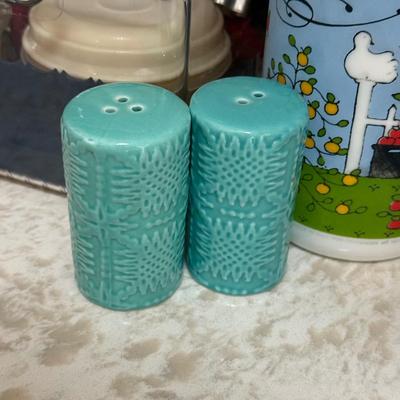 LOT 571K: Kitchen & Baking Collection: Boxed Apple Peeler, Cookie Press & Cutters, More