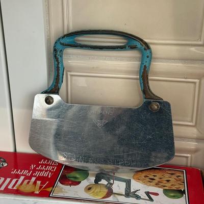 LOT 571K: Kitchen & Baking Collection: Boxed Apple Peeler, Cookie Press & Cutters, More