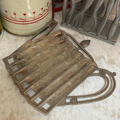 LOT 571K: Kitchen & Baking Collection: Boxed Apple Peeler, Cookie Press & Cutters, More