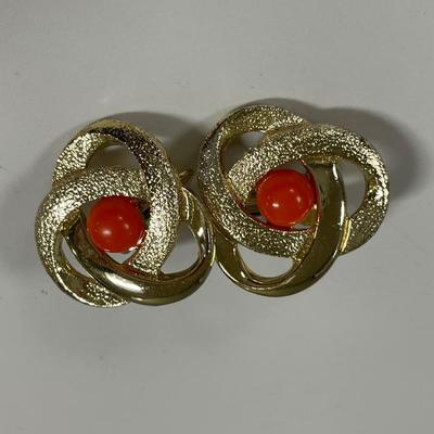 3 vintage brooches 1 is Sarah Cov set