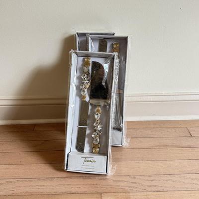 LOT 574D: Cake Plates, Abalone Shell & Disco Tile Placemats and More