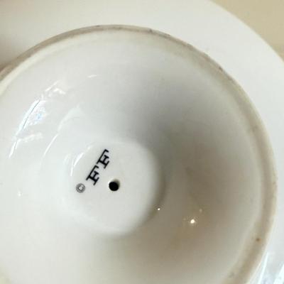 LOT 574D: Cake Plates, Abalone Shell & Disco Tile Placemats and More