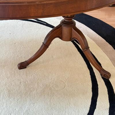 LOT 575D: Long Dining Table w/ 2 Leaves