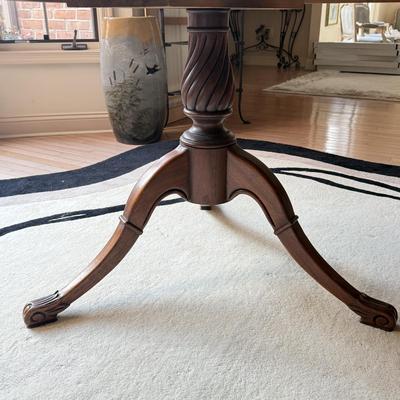 LOT 575D: Long Dining Table w/ 2 Leaves