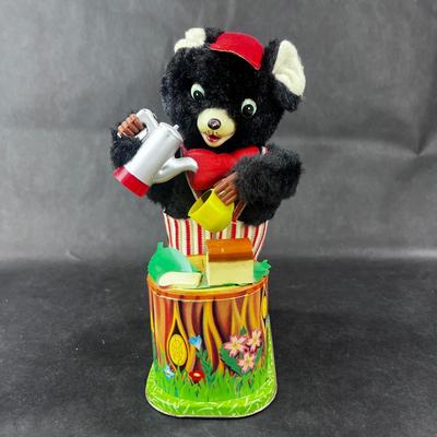 Vintage Battery-Opp | Picnic Bear | Alps