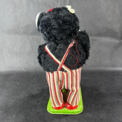Vintage Battery-Opp | Picnic Bear | Alps