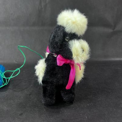 Vintage Battery Opp | Fifi the Begging Poodle | Kramer