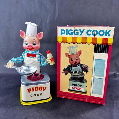 Vintage Battery Opp | Piggy Cook | Yonezawa