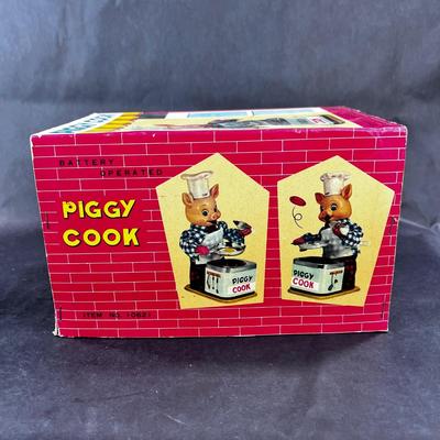 Vintage Battery Opp | Piggy Cook | Yonezawa