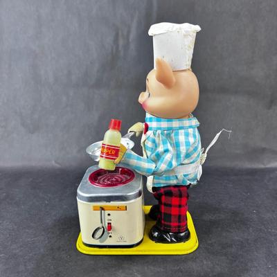 Vintage Battery Opp | Piggy Cook | Yonezawa