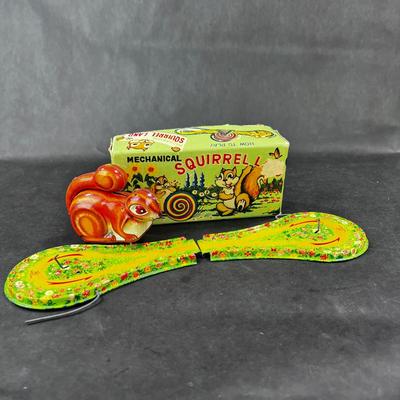 Vintage Wind-Up | Mechanical Squirrel Land | Complete