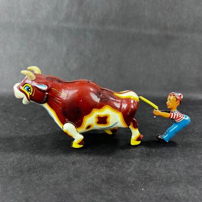 Vintage Wind-Up | Wild Roaring Bull and Boy | Mikuni
