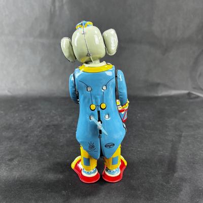 Modern Vintage | FOSSIL Brand | Drumming Elephant