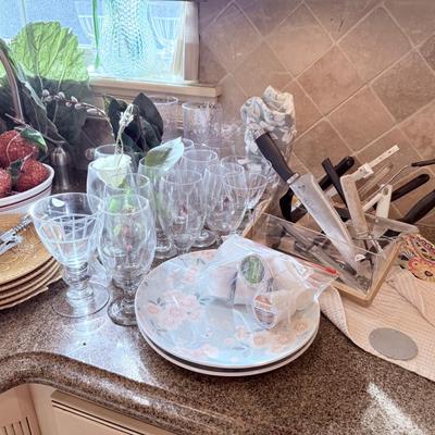 Sale Photo Thumbnail #55: - Wood tray on sink is not included 
NO CHERRY PICKING or taking ONLY the items you want and leaving the rest or you will be banned! Please arrive with enough time to load. Bring boxes/any tools to assemble /dolly/people to help load/etc.
- Questions? Cal