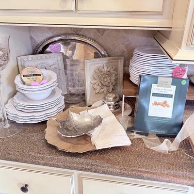 Sale Photo Thumbnail #57: - Shelving and wood planks are  not included
NO CHERRY PICKING or taking ONLY the items you want and leaving the rest or you will be banned! Please arrive with enough time to load. Bring boxes/any tools to assemble /dolly/people to help load/etc.
- Questi