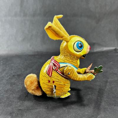 Vintage Wind-Up | Carrot Bunny | Alps