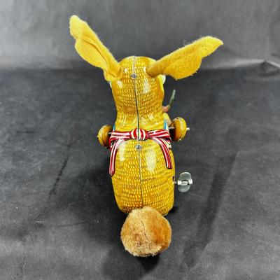 Vintage Wind-Up | Carrot Bunny | Alps