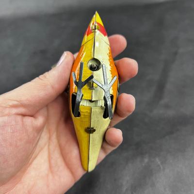 Vintage Wind-Up | Small Pecking Oriole