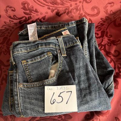 Levi Lady’s size 32x32 Jeans