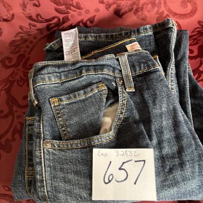 Levi Lady’s size 32x32 Jeans