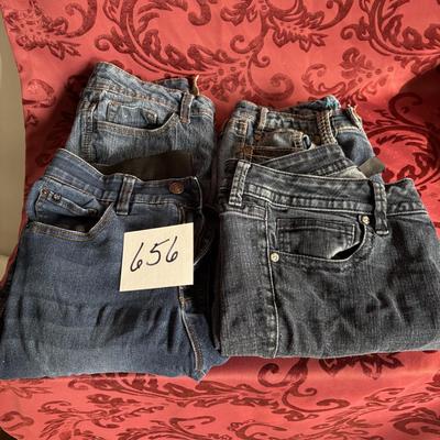 Lady’s Size 6 Jean Lot