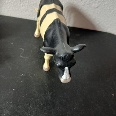 Adorable collection of Holstein cow-themed decorative and household items Otagiri Salt & Pepper, Tomy toy, Resin cow and more