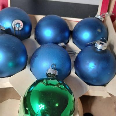 Vintage glass Christmas bulbs / ornaments Made in USA